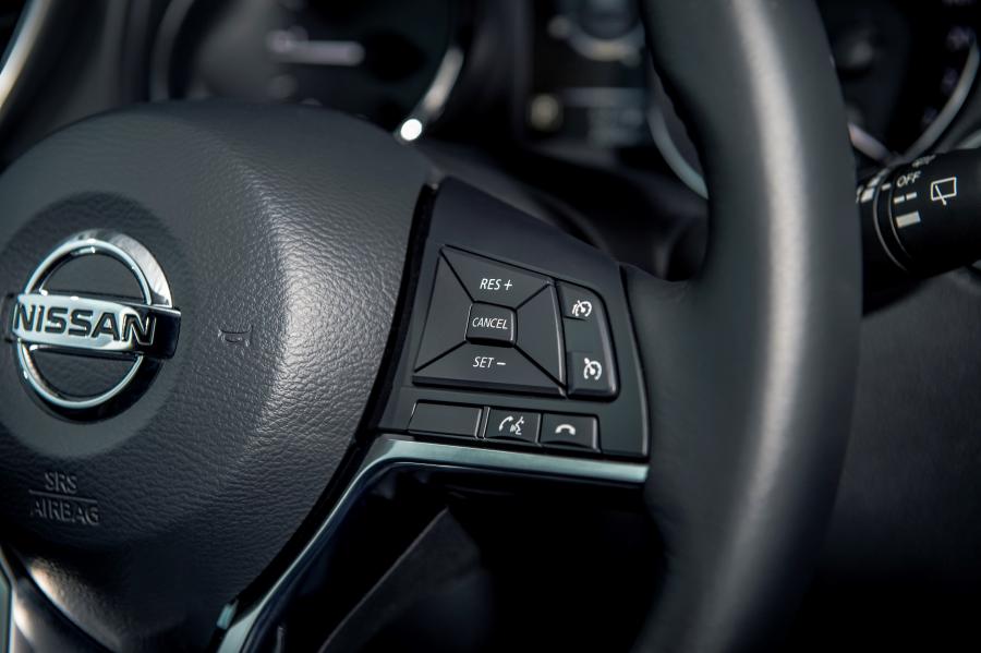 Детали интерьера Nissan Qashqai 2017 года  (WW) (фото 57 из 64)